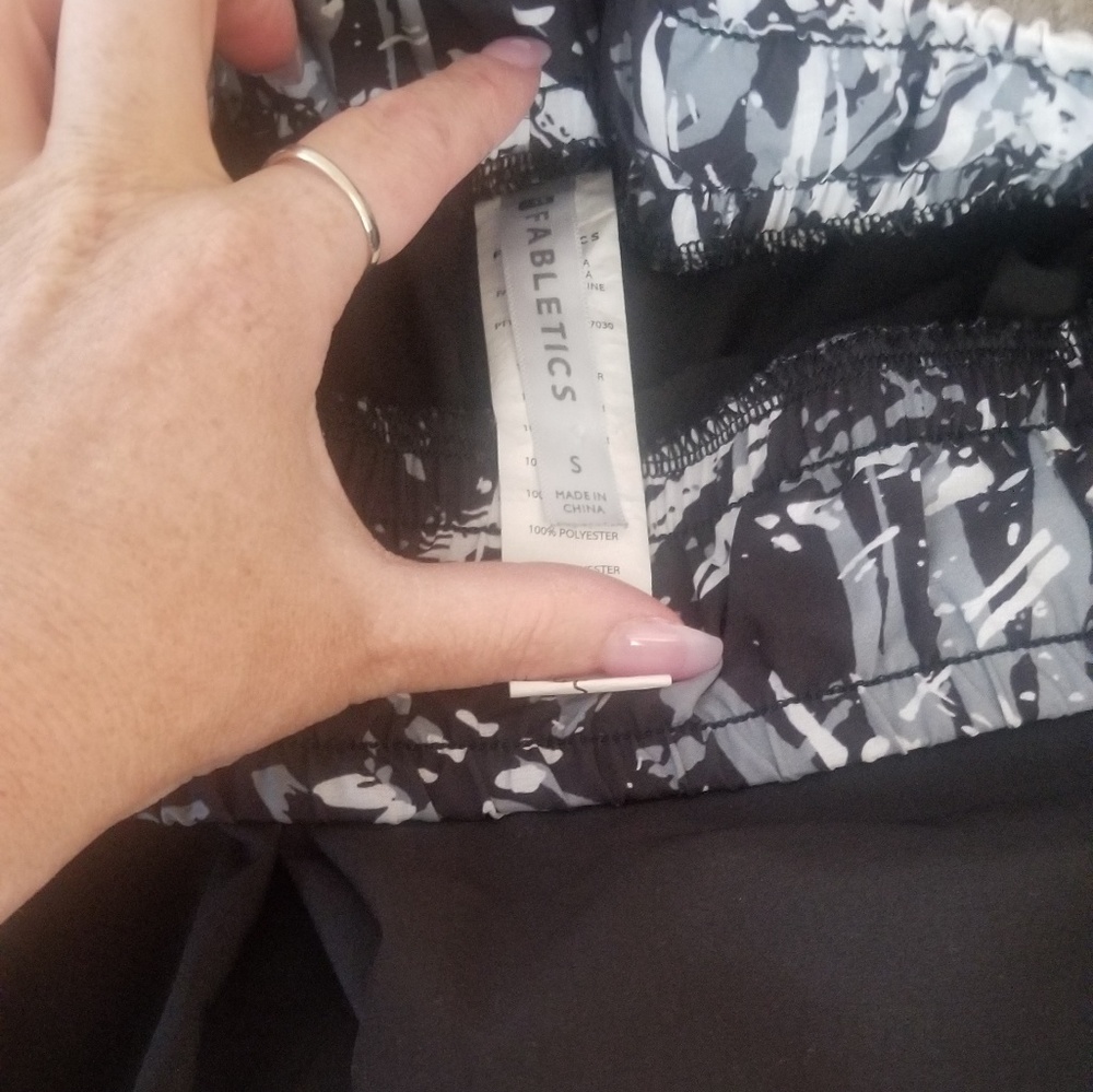 Fabletics Jogging Pant - Picture 2 of 4